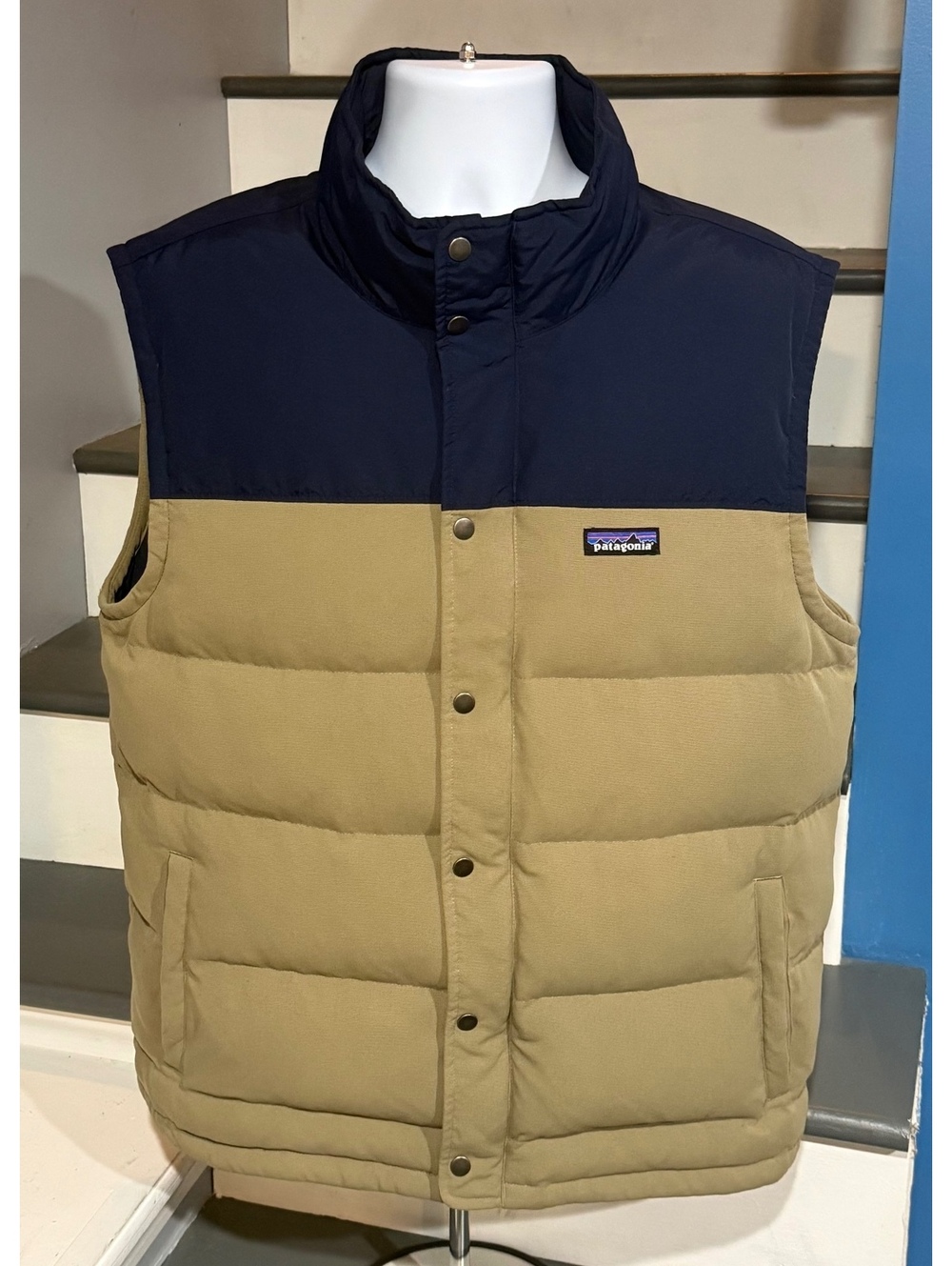 Patagonia Men’s Large Navy Blue Ash Tan Bivy Down Fully Zip Button Vest Jacket